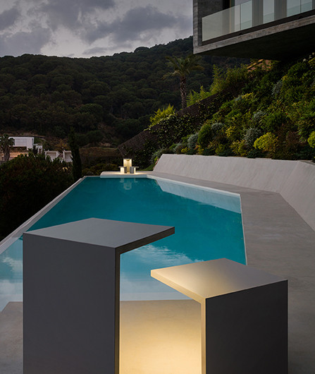 Уличный светильник Vibia Empty 4135 Уличный светильник Vibia Empty 4135