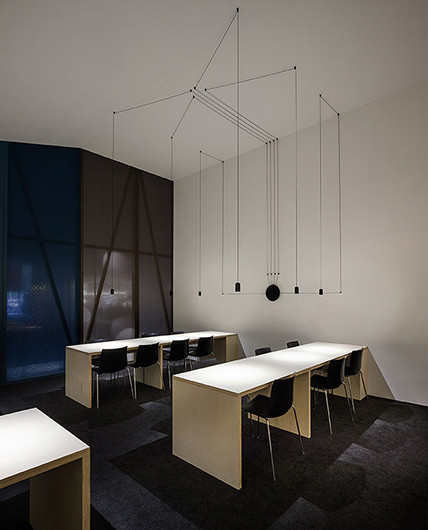 Подвесной светильник Vibia Wireflow free-form 0369 Подвесной светильник Vibia Wireflow free-form 0369