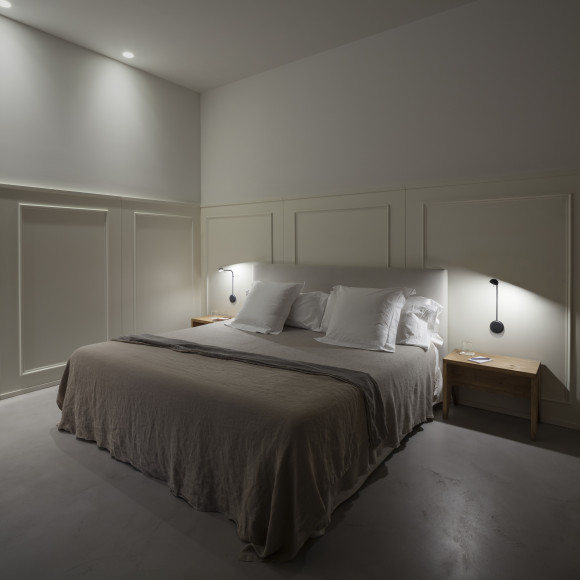 Настенный светильник Vibia Pin 1680 Настенный светильник Vibia Pin 1680