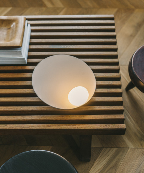 Настольная лампа Vibia Musa 7402 Настольная лампа Vibia Musa 7402