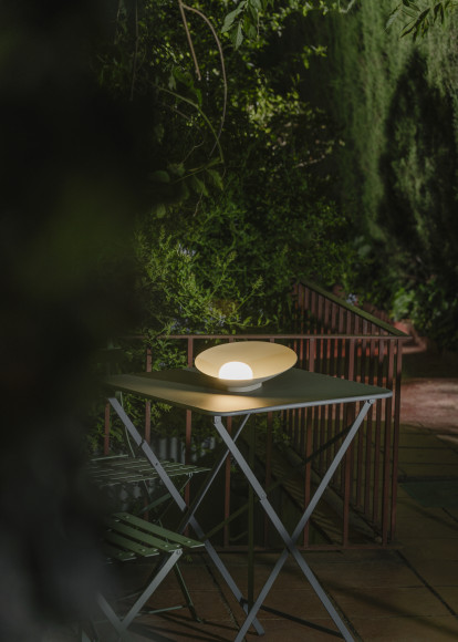 Настольная лампа Vibia Musa 7404 Настольная лампа Vibia Musa 7404