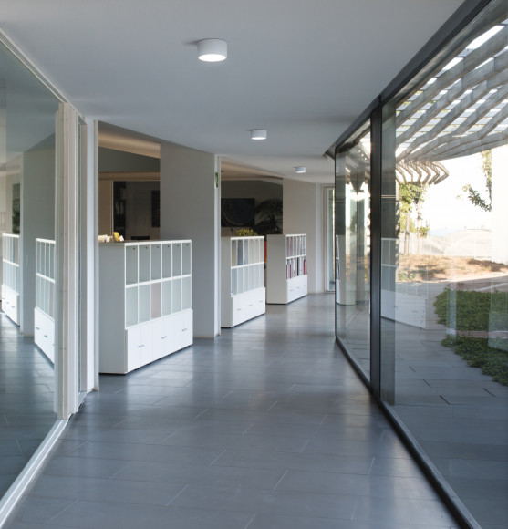 Потолочный светильник Vibia Domo 8200 Потолочный светильник Vibia Domo 8200