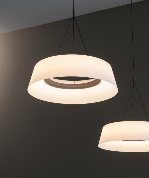 Подвесной светильник Vibia Lily 5730 Подвесной светильник Vibia Lily 5730