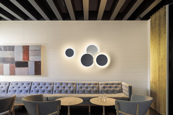 Настенный светильник Vibia Puck wall art 5472