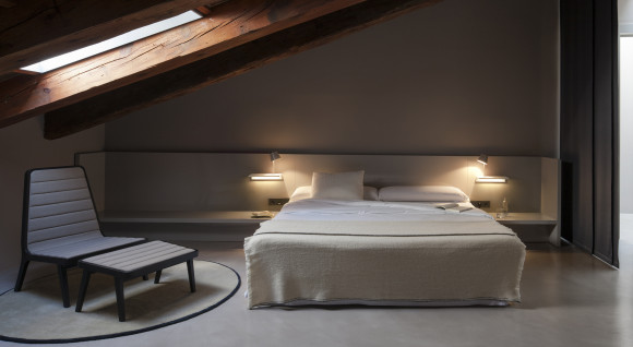  Настенный светильник Vibia Suite 6046